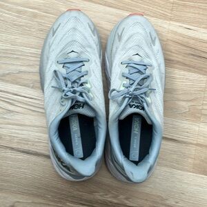 Hoka Arahi 6 women’s 11